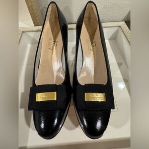 Ferragamo Black Bow Pumps. Size 7 1/2 B.